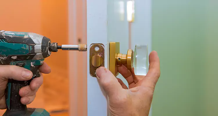 Broken Door Knob Fix in Parkland, FL
