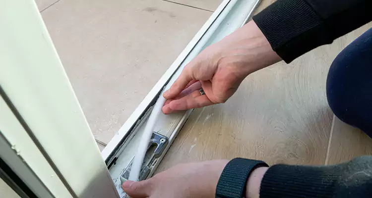 Garage Door Off Track Repair in Parkland, FL
