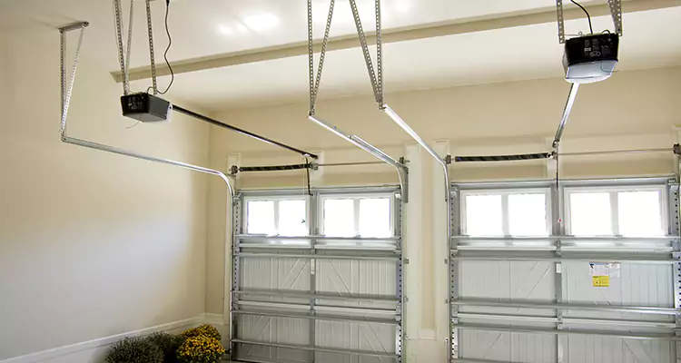 Residential Emergency Garage Door Repair in Parkland, FL