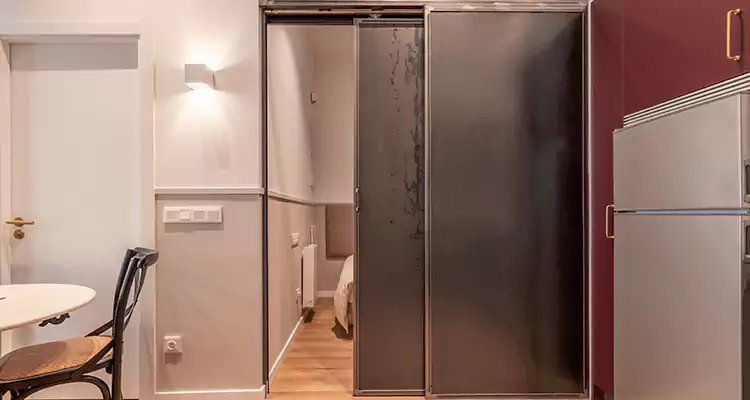 We Fix Closet Sliding Door in Parkland, FL 