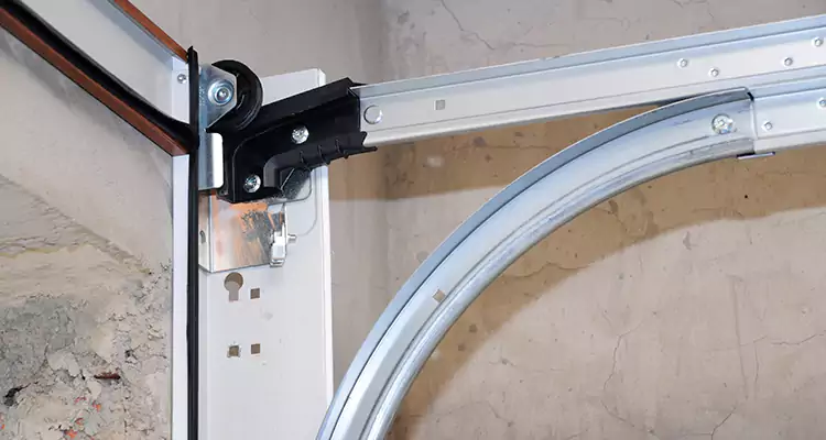 Maintain Liftmaster Garage Door Off Track in Parkland, FL